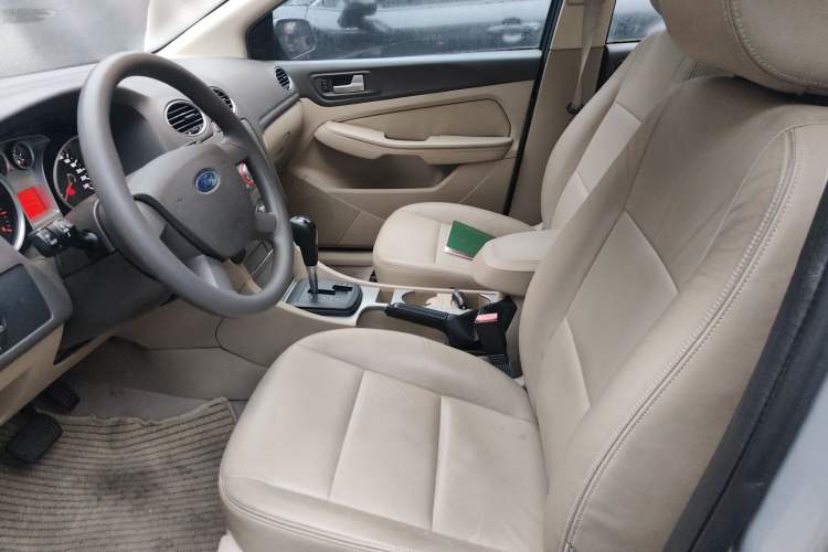 Used Ford Focus 2011 Sedan 1.8L Automatic Fashion Edition
