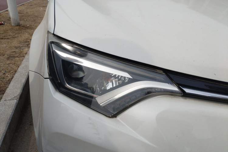 Used Toyota RAV4 2016 2.0L CVT Two-Wheel Drive Smart Edition China V Standard
