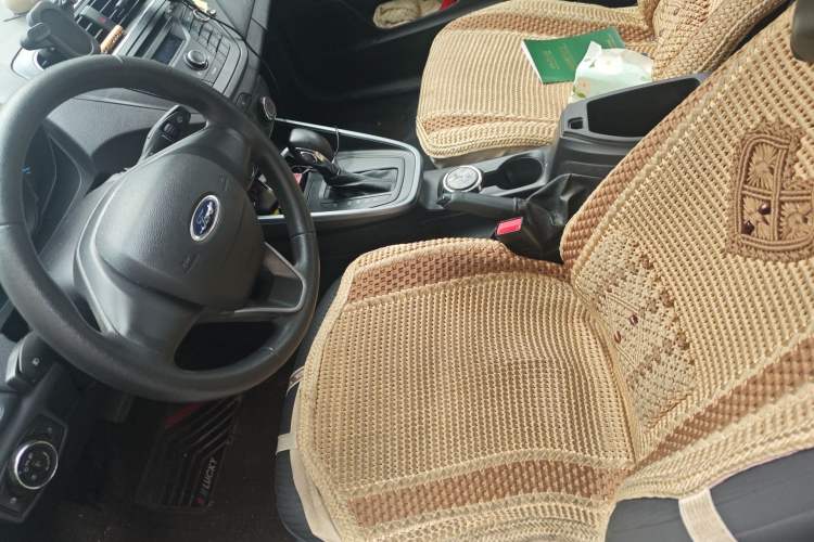 Used Ford Escort 2019 Revised 1.5L Automatic ZhiXiang Version (Tire Pressure Monitoring) China VI Standard Left Front Seat