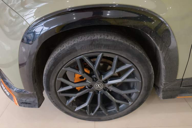 Used CHANGAN UNI-T 2022 1.5T Sport Edition Premium Version Left Front Wheel Hub