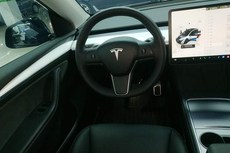 Used Tesla Model Y 2023 Long-Range All-Wheel-Drive Version