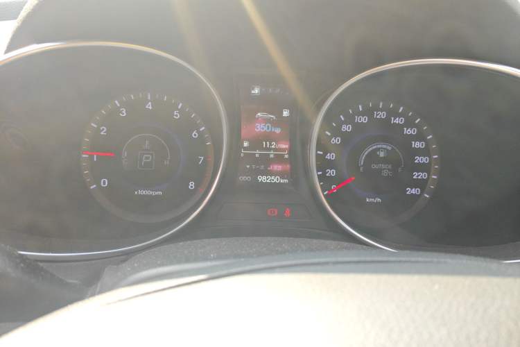 Used Hyundai Santa Fe 2013 2.4L Automatic Two-Wheel Drive Smart Version Instrument Cluster
