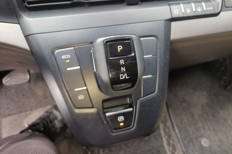 Used Ford Transit 2023 2.0T Diesel Automatic Multi-Purpose Commercial Vehicle Mid-Frame Mid-Roof 5/6 Seats