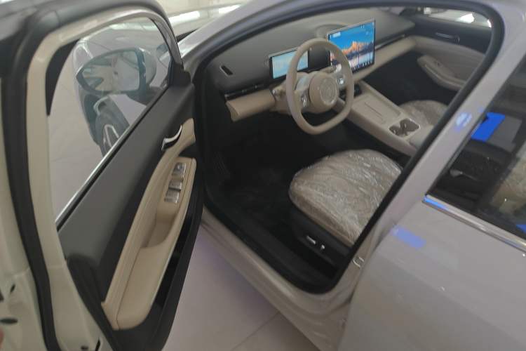 Used Baojun Yunhai 2026 Model 500km Pure Electric Standard Edition