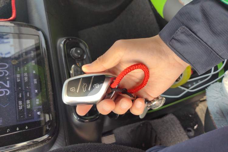 Used Roewe Clever 2021 302 km New Four-Seater Super-Efficient Version
