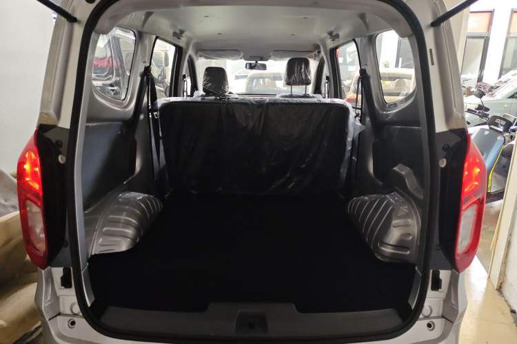 Used Wuling Hongguang New Energy 2024 All-Electric Model 300KM Practical Version