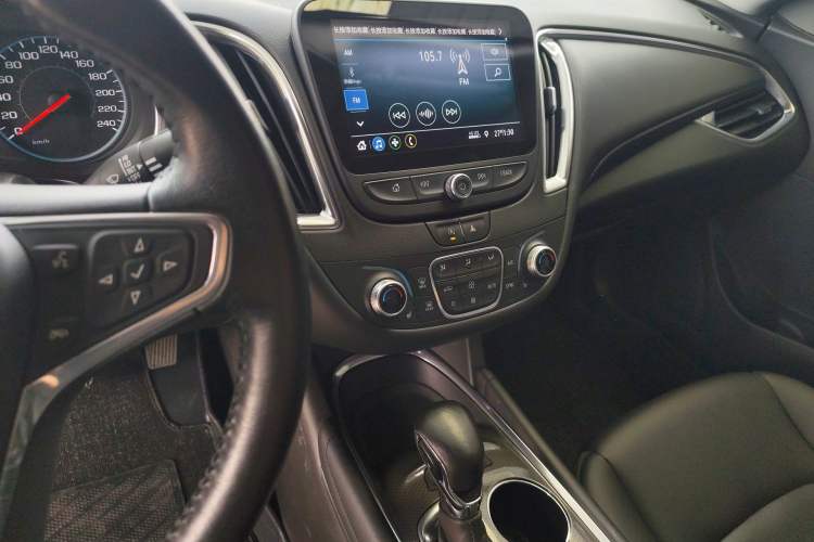 Used Chevrolet Malibu XL 2021 535T Automatic Sport Edition Audio And AC Panel