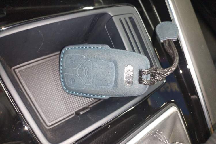 Used Audi A4L 2024 40 TFSI Luxury Dynamic Edition Vehicle Key