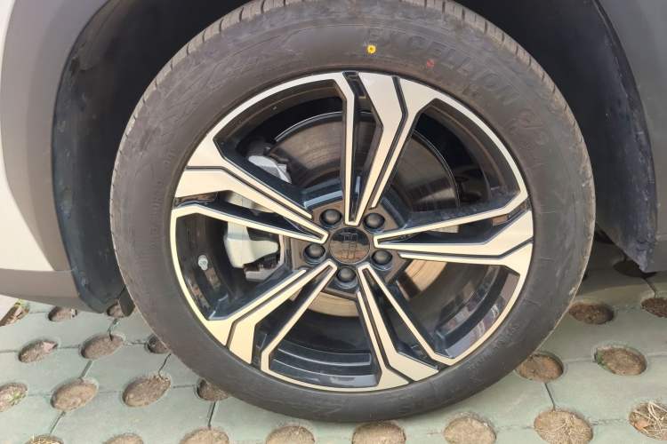 Used Geely Galaxy L7 2025 EM-i 115km Exploration Edition Left Front Wheel Hub