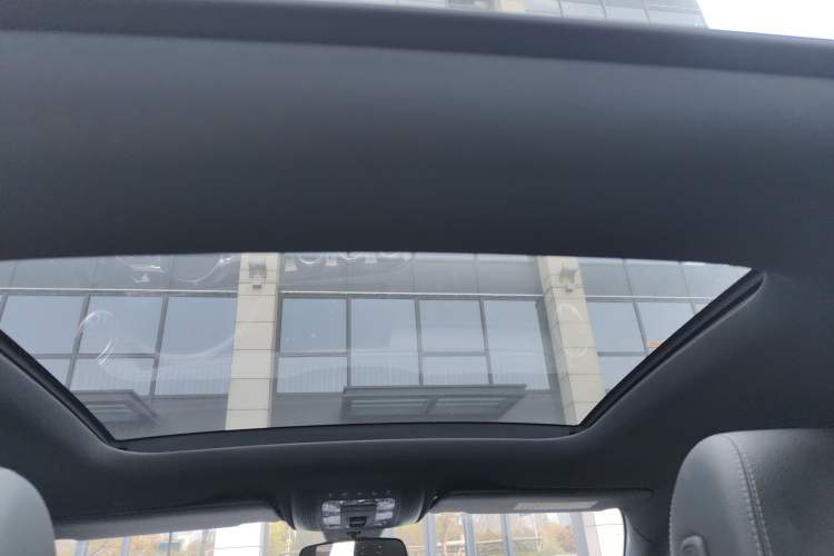 Used Mercedes-Benz A-Class 2022 Second Facelift A 200 L Sport Sedan Fashion Version
