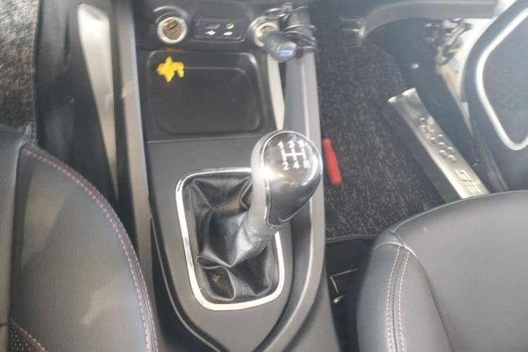 Used CHANGAN CS35 2016 1.6L Manual Luxury Model China V Standard