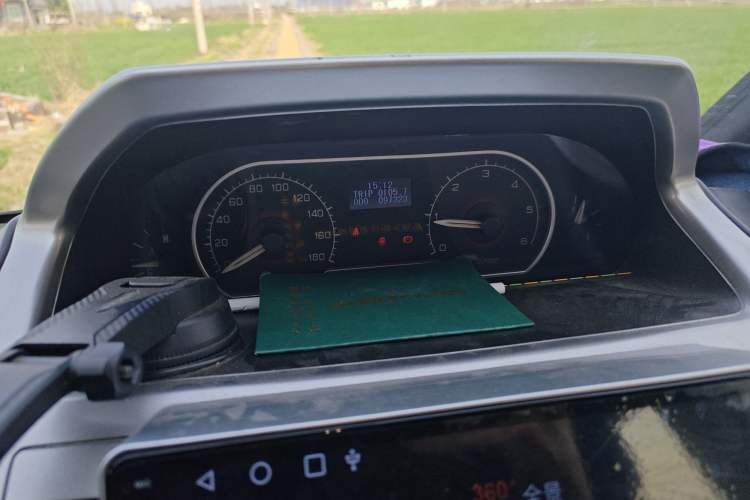 Used SAIC MAXUS Xintu V80 2016 2.5T Manual Aoyuntong National IV Long Wheelbase Mid-Height 7-Seater