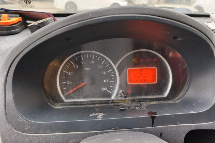 Used BAIC Weiwang 306 2014 1.2L Value Edition Van Basic Type 5 Seats A12 China IV Emission Standard
