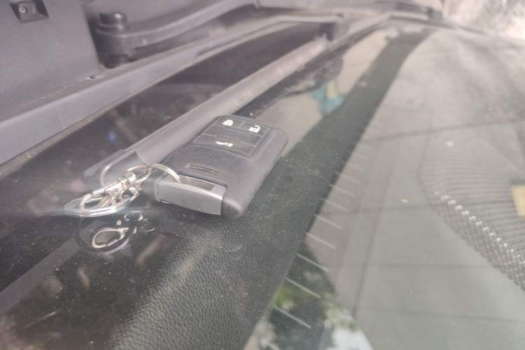 Used Chevrolet Captiva 2015 2.4L 4x4 Flagship Edition 7-Seater Vehicle Key