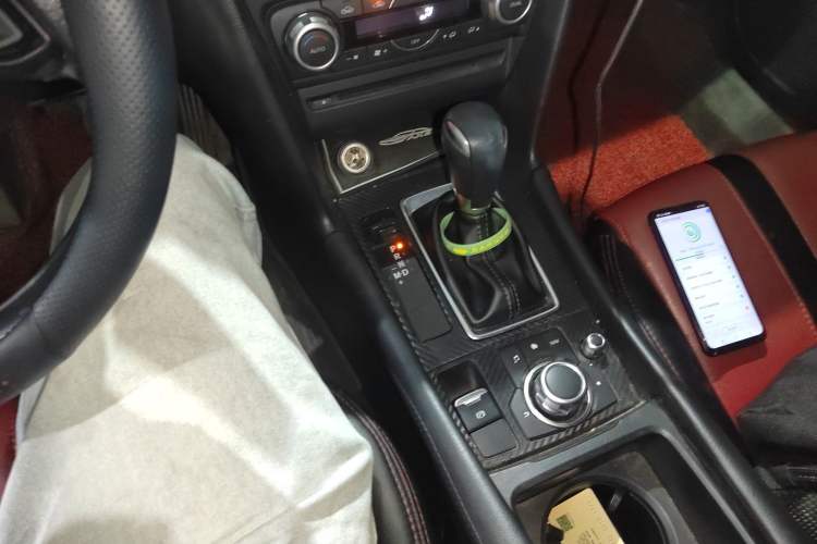 Used Mazda 3 Axela 2017 Hatchback 1.5L Automatic Luxury Model Emission Standard China V
