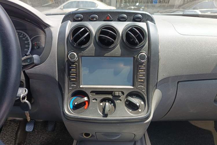 Used Wuling Hongguang 2010 1.2L Base Version China IV Standard Audio And AC Panel