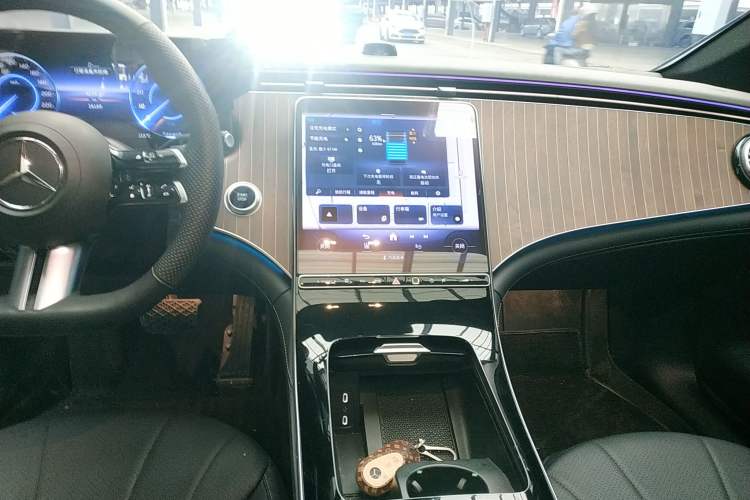 Used Mercedes-Benz EQE 2022 350 Luxury Edition Audio And AC Panel