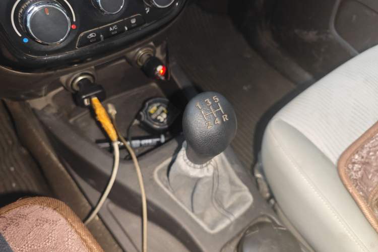 Used Wuling Rongguang V 2018 1.5L Standard Version Gear Lever