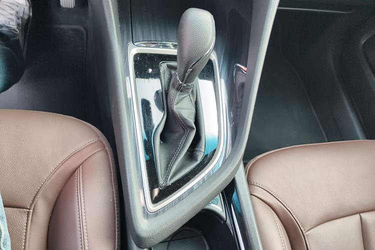 Used Buick GL6 2019 18T 6-Seater Connected Luxury Version China VI Standard
