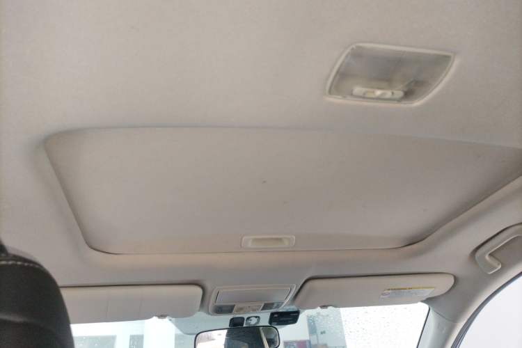 Used Honda CR-V 2015 2.4L two-wheel drive luxury version
