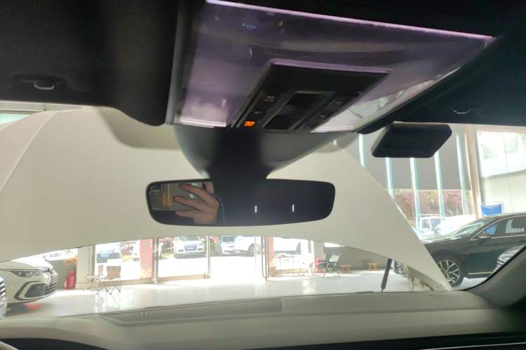 Used Volkswagen FAW-Volkswagen CC 2020 330TSI Glamour Edition China VI Standard Headliner