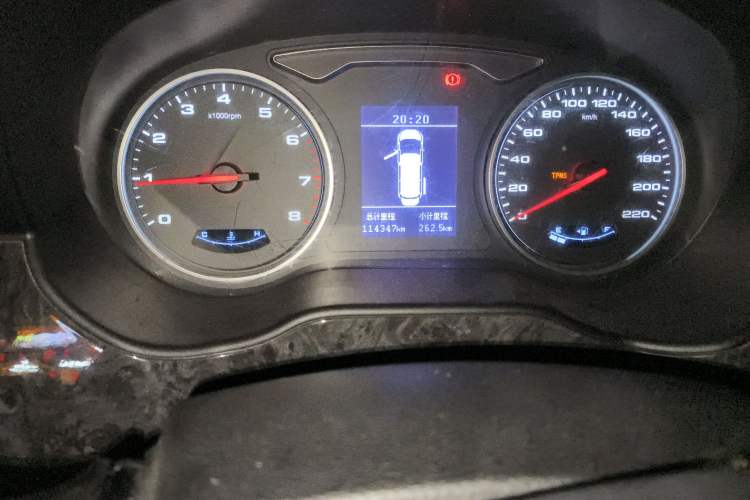 Used JAC Refine M4 2016 2.0L Manual Luxury Version