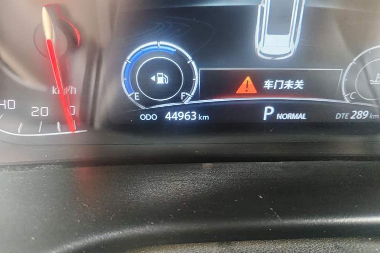 Used CHANGAN CS75 2018 280T Automatic Smart Edition China V-standard Odometer Close Up