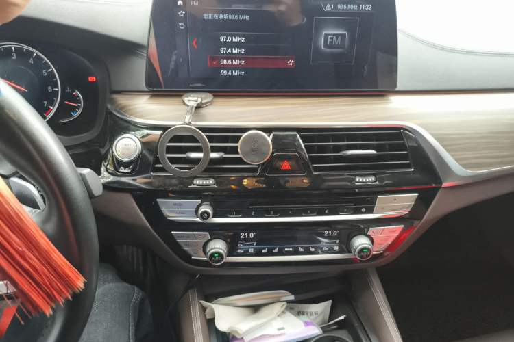 Used BMW 5 Series 2018 Facelifted 530Li Luxury Edition Premium Package
