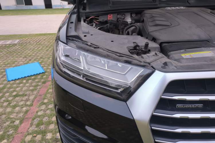 Used Audi Q7 2018 45 TFSI Technology Edition Right Front Headlight