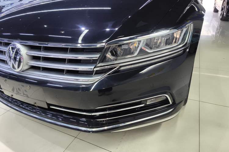 Used Volkswagen Phideon 2018 Revised Version 380TSI Two-Wheel Drive Business Edition
