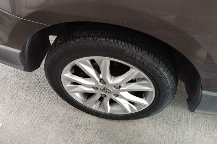 Used Baojun 730 2016 1.5L Manual Luxury Edition 7 Seats Right Rear Wheel Hub