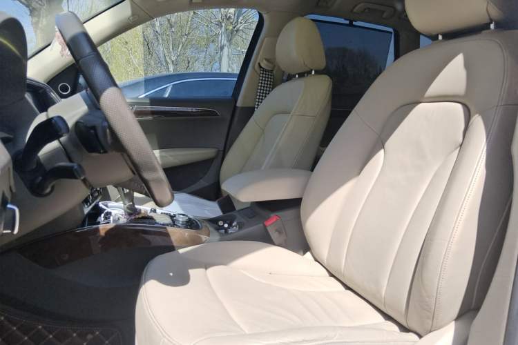 Used Audi Q5  Left Front Seat