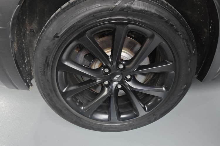 Used Li Auto ONE 2021 Extended-Range 6-Seater Version Right Rear Wheel Hub