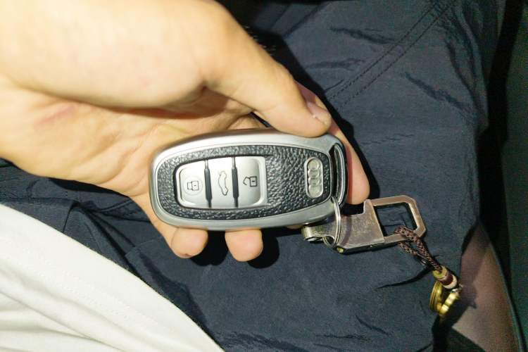 Used Audi Q5 2017 40 TFSI Technology Edition Vehicle Key