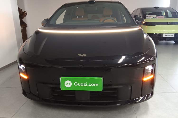 Used Li Auto i6 2025 Model Two-Wheel-Drive Standard Type
