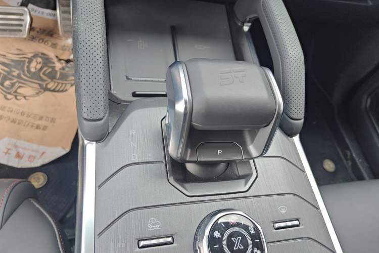 Used JETOUR Traveler 2023 2.0T All-Wheel-Drive CrossPRO Gear Lever