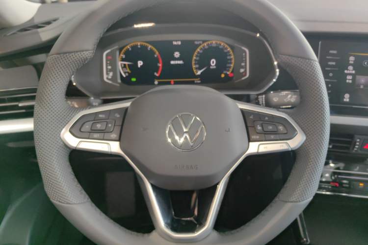 Used Volkswagen Passat 2026 Model, Outstanding 380TSI Xingkong Longteng Edition