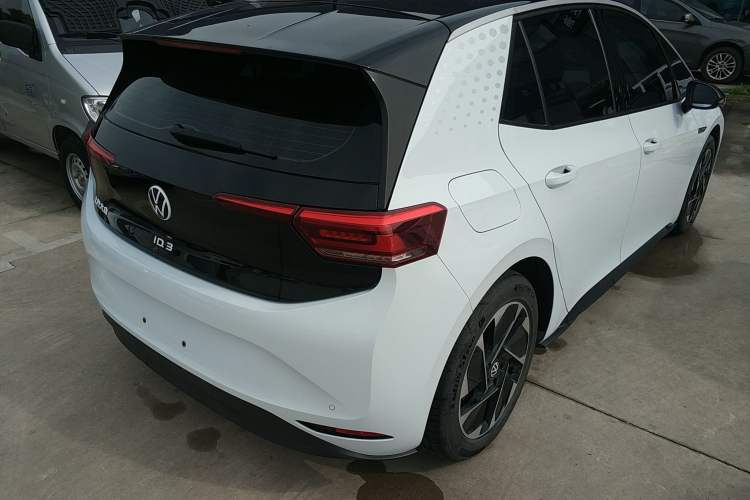 Used Volkswagen ID.3 2023 Upgraded Model Pure Intelligent Enjoyment Version Rear Right 45 Deg