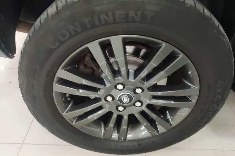 Used Land Rover Discovery 2016 3.0 SC Obsidian Black Heritage Edition SE Exterior 5