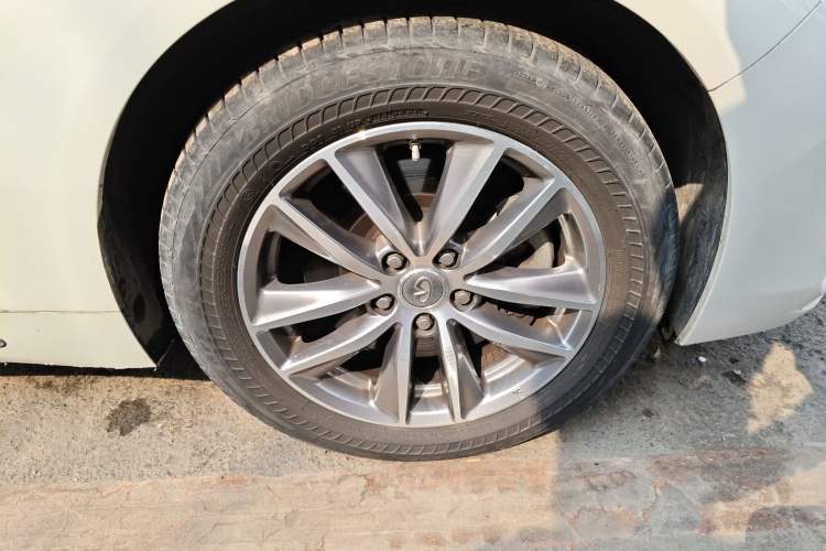 Used Infiniti Q50L 2018 2.0T Comfort Edition China VI Standard Right Front Wheel Hub