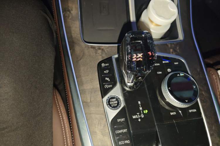 Used BMW X5 2022 Restyled xDrive 30Li Luxury Version M Sport Package Gear Lever