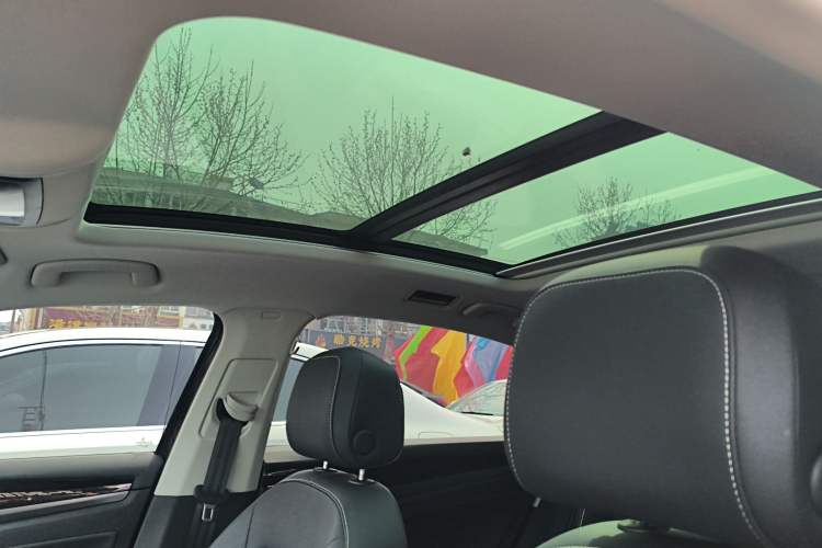 Used Volkswagen Passat 2024 330TSI Starry Elite Edition Headliner