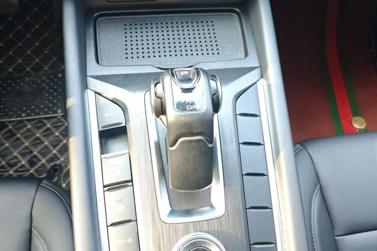 Used Great Wall Poer 2023 2.0T Passenger Version Automatic Diesel Two-Wheel Drive Comfort Trim – GW4D20M
