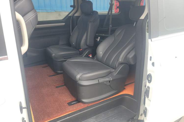 Used SAIC MAXUS G20 2023 Facelifted ES 2.0T Gasoline Automatic Value Edition
