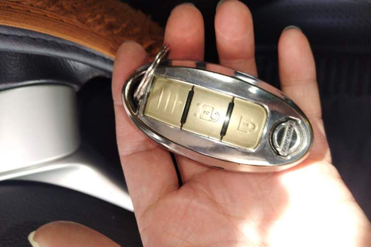 Used Nissan X-Trail 2014 2.0L CVT Comfort Edition 2WD Vehicle Key