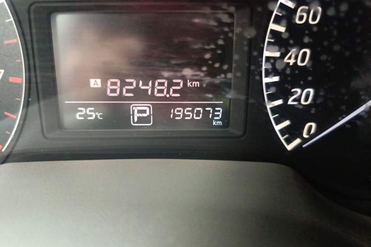 Used Nissan Sylphy 2012 1.6 XL CVT Luxury Edition Odometer Close Up