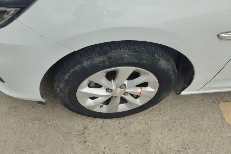 Used Chevrolet Cavalier 2022 325T Automatic Enjoyment Edition Left Front Wheel Hub