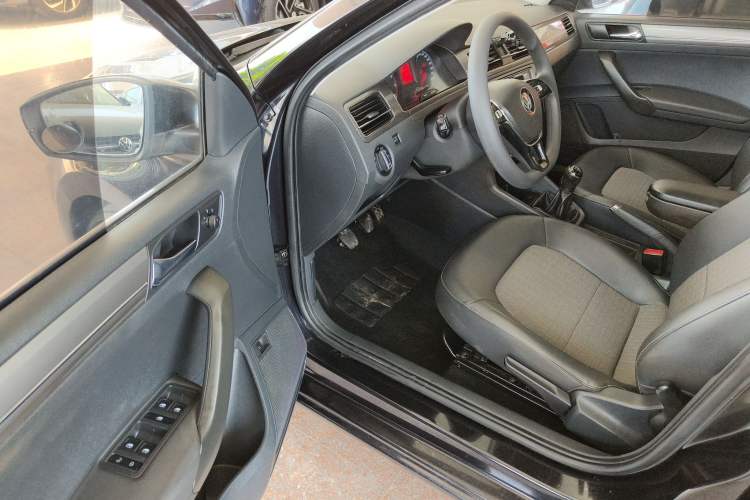 Used Volkswagen Santana 2019 1.5L Manual Comfort Edition China VI Standard
