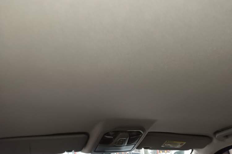 Used SAIC MAXUS T60 2017 2.0T Gasoline Automatic Two-Wheel Drive High-Ride Elite Standard Cabin