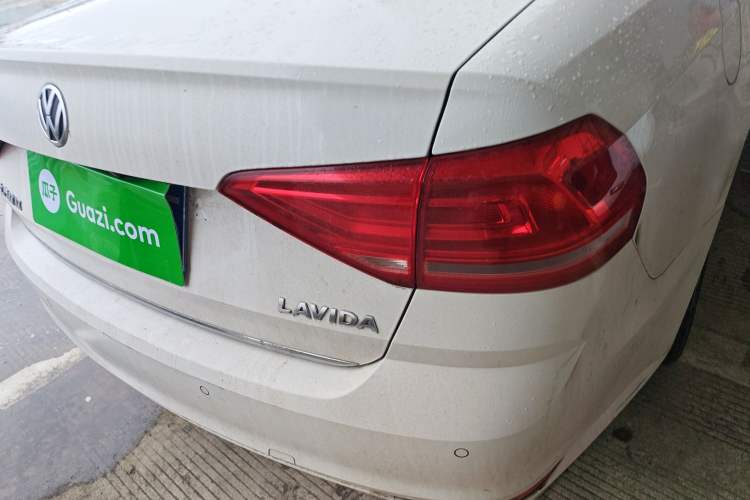 Used Volkswagen Lavida 2017 1.6L Manual Comfort Edition Right Rear Taillight